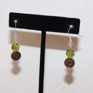 Beautiful NWOT Silver, green glass and bronze dangle earrings 1.5"
